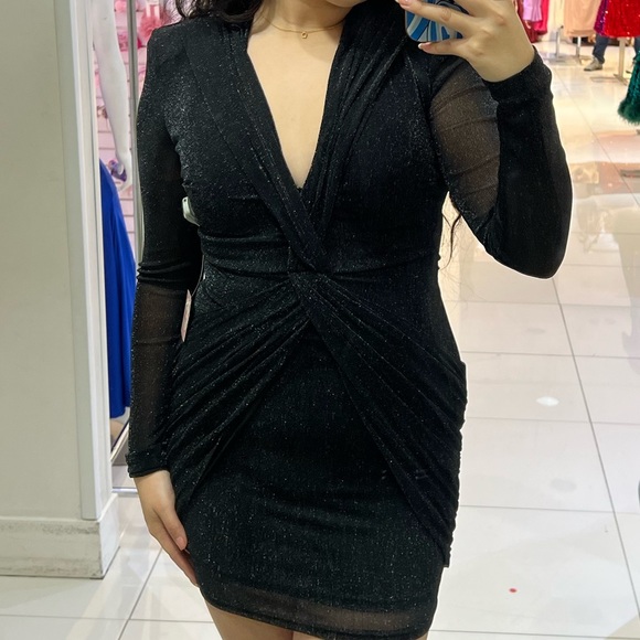 Black dress - Picture 2 of 2